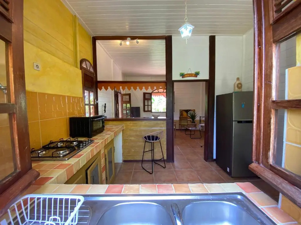 Magnifique Lodge en bois avec piscine et jardin de 800 m2