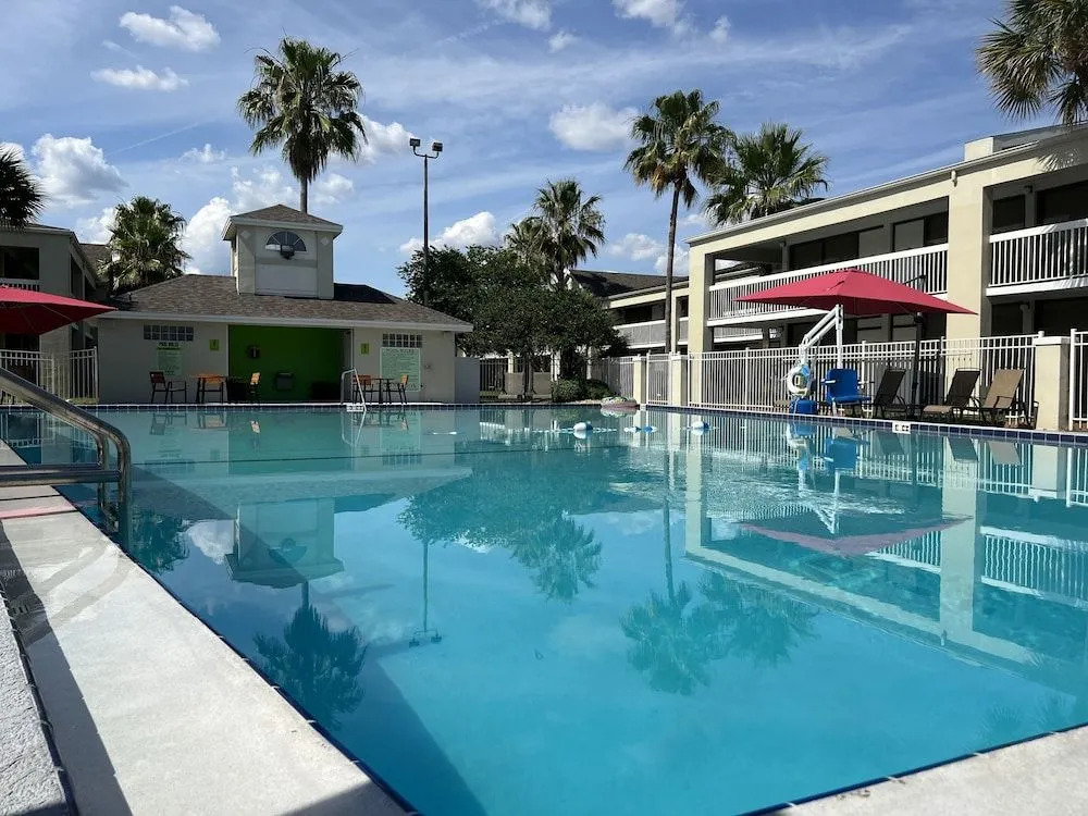Disney SeaWorld & Universal King & Queen Suites Pool Parking Free