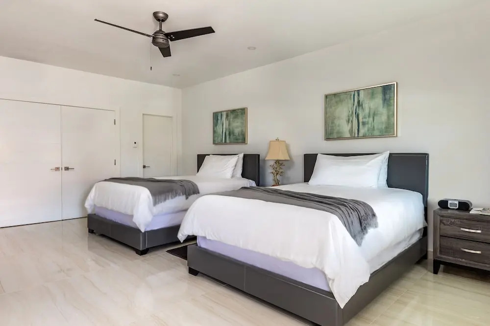 Seascape Grace Bay Hotel & Townhome Villas