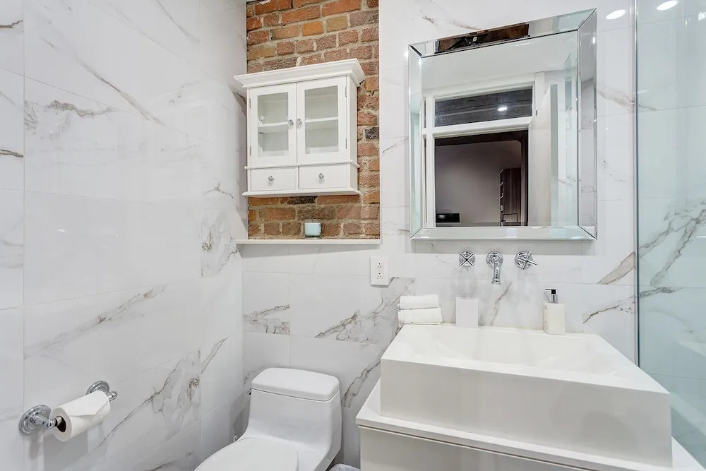 Unity Condo by Hometrotting