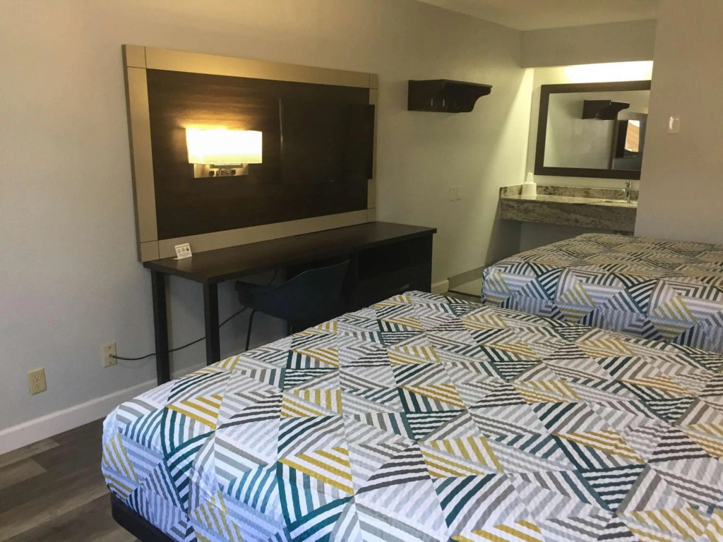 Motel 6-Burnsville, MN