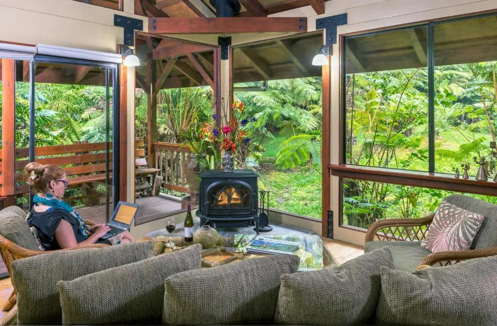 Volcano Village Lodge