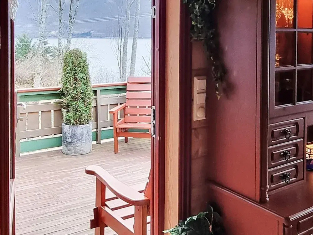 Nice Home In Hundeidvik With House Sea View