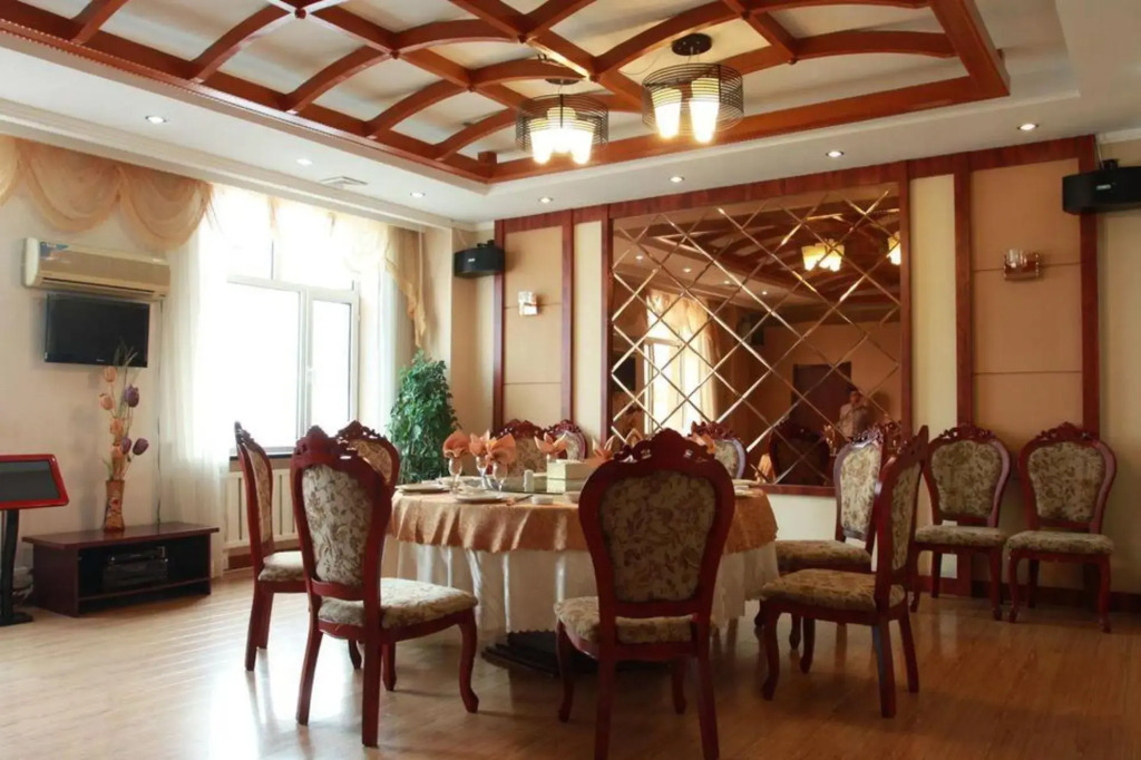 Jinqiao Hotel