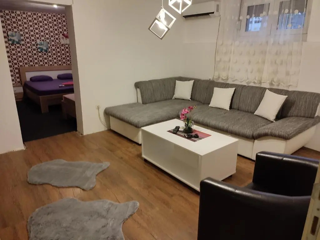 V&J apartments