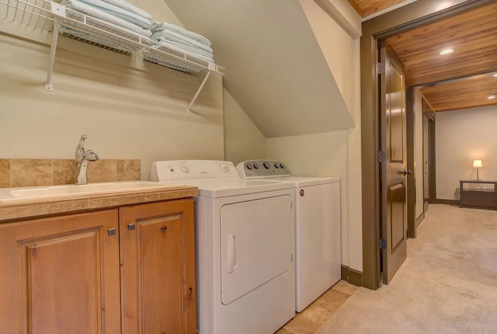 Poplar Lane #26 by Village Properties at Sunriver