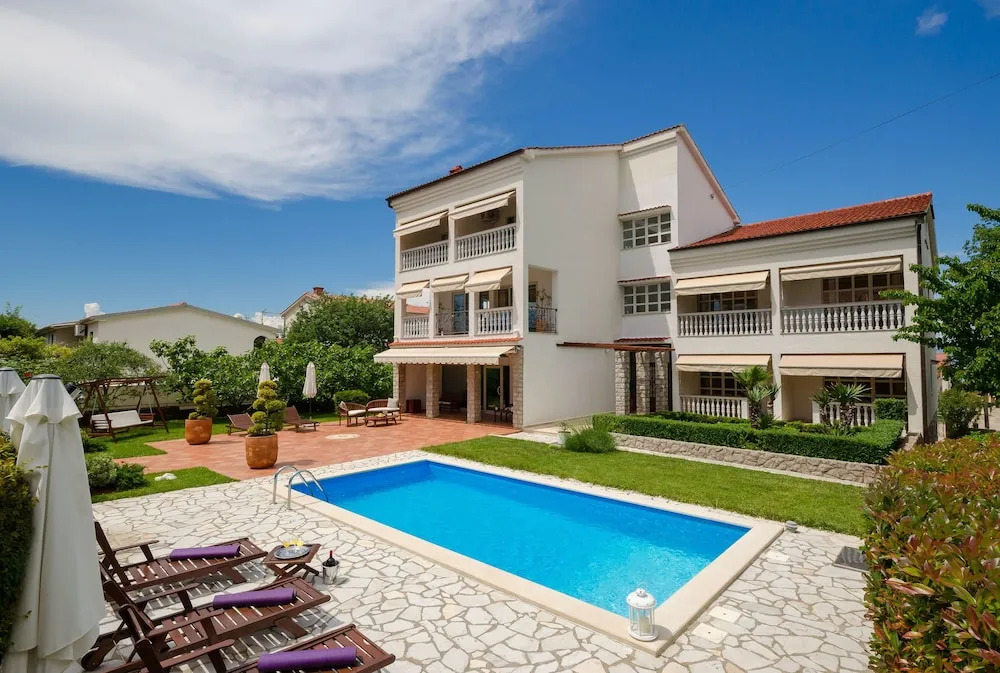 Apartments Sinisa