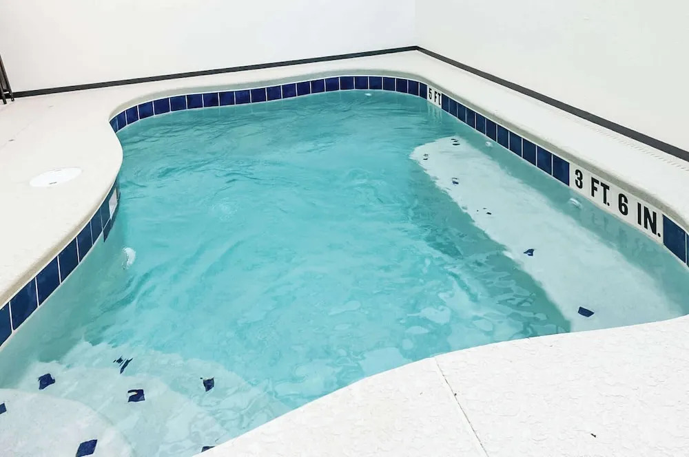 Luxury Townhouse w/ Private Pool Near Disney & Universal