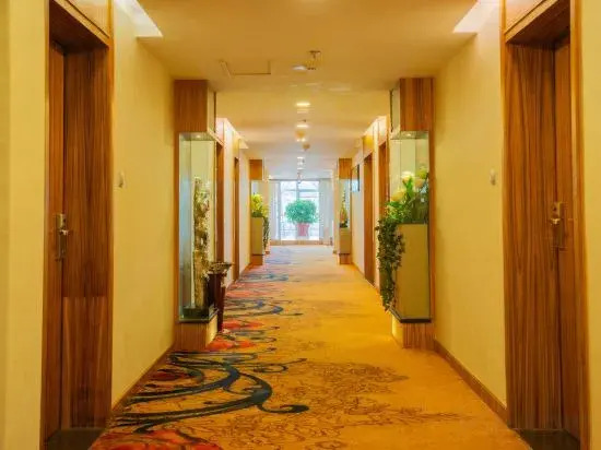 Qujing Yishi Yihe Hotel (Cuifeng Road, Qilin District)