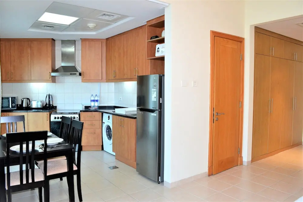 MCLN - Spacious Furnished Studio