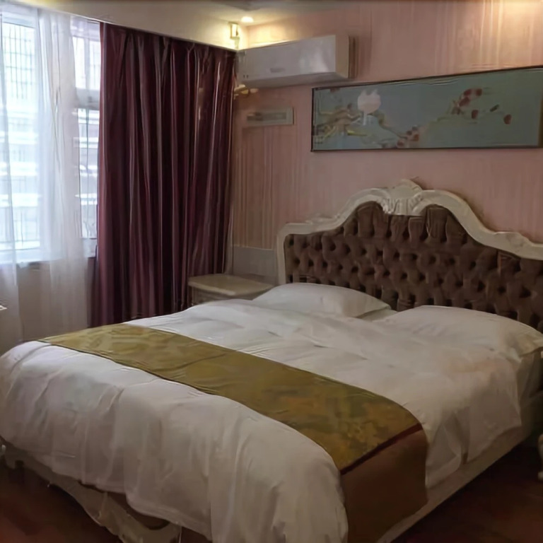 Xinglong Hotel
