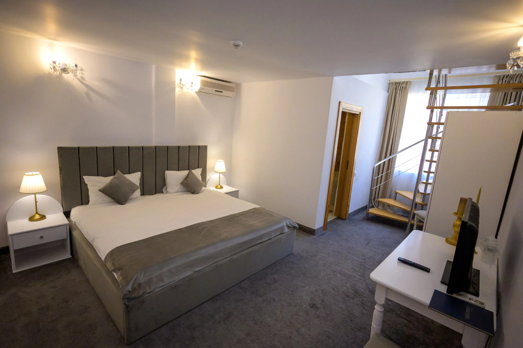 Hotel Queen Vera