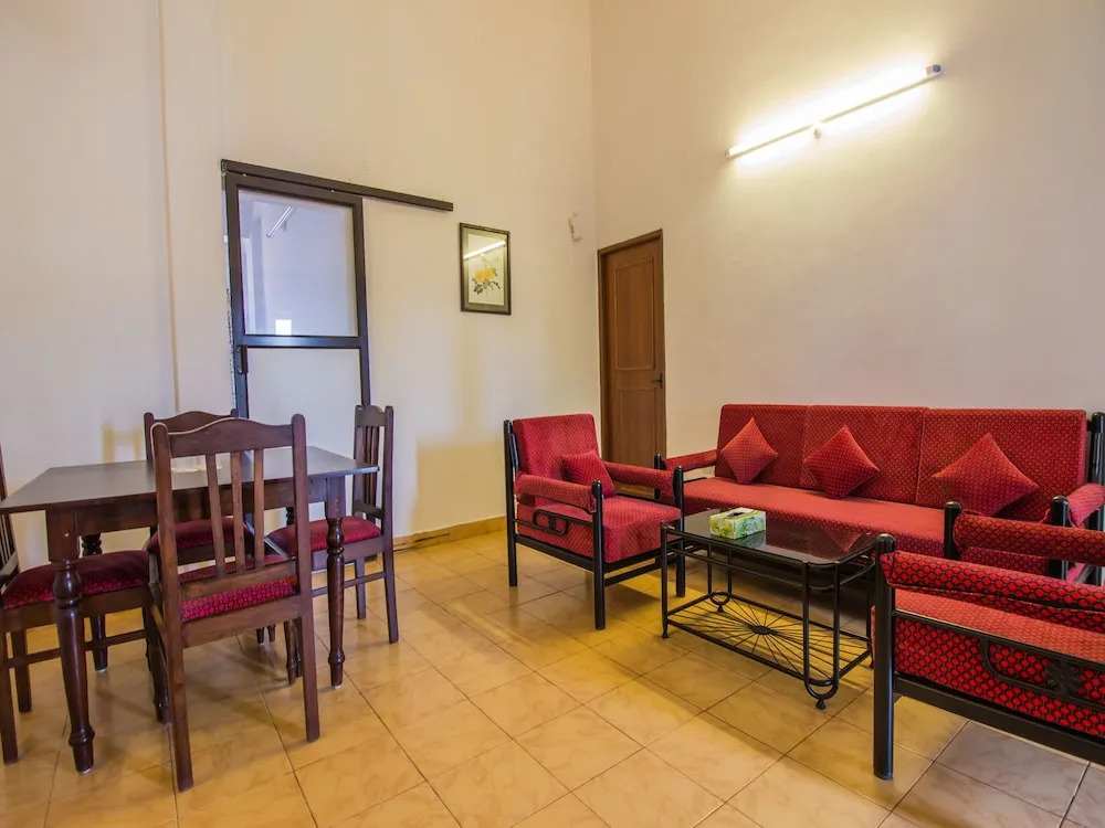 OYO 12423 Home Pool View 1BHK Candolim