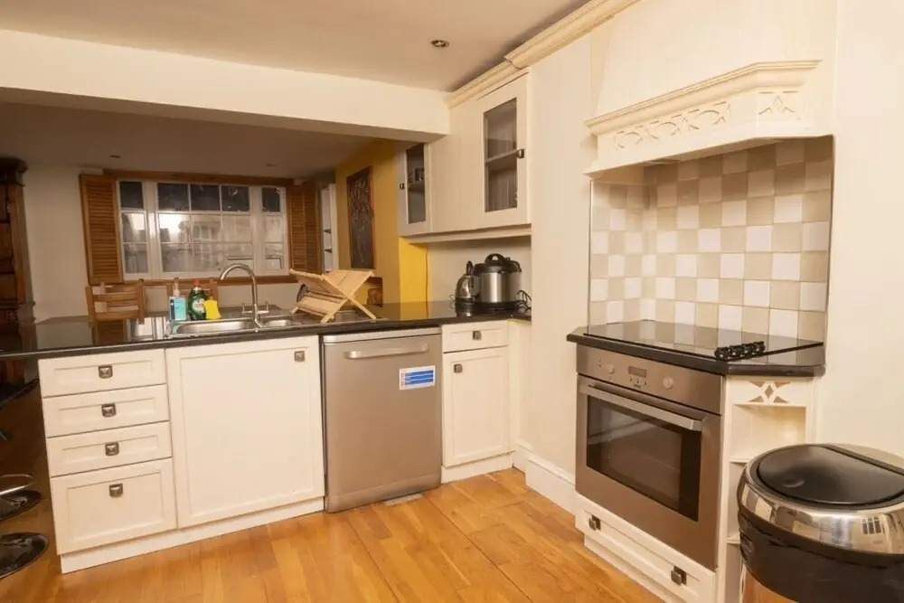 The Angel Place Hideaway - Fair 4bdr House With Terrace