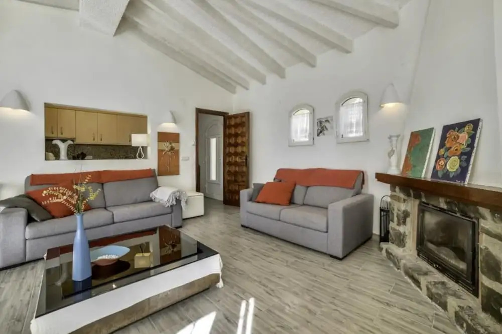 Villa - 4 Bedrooms with Pool and WiFi - 104963