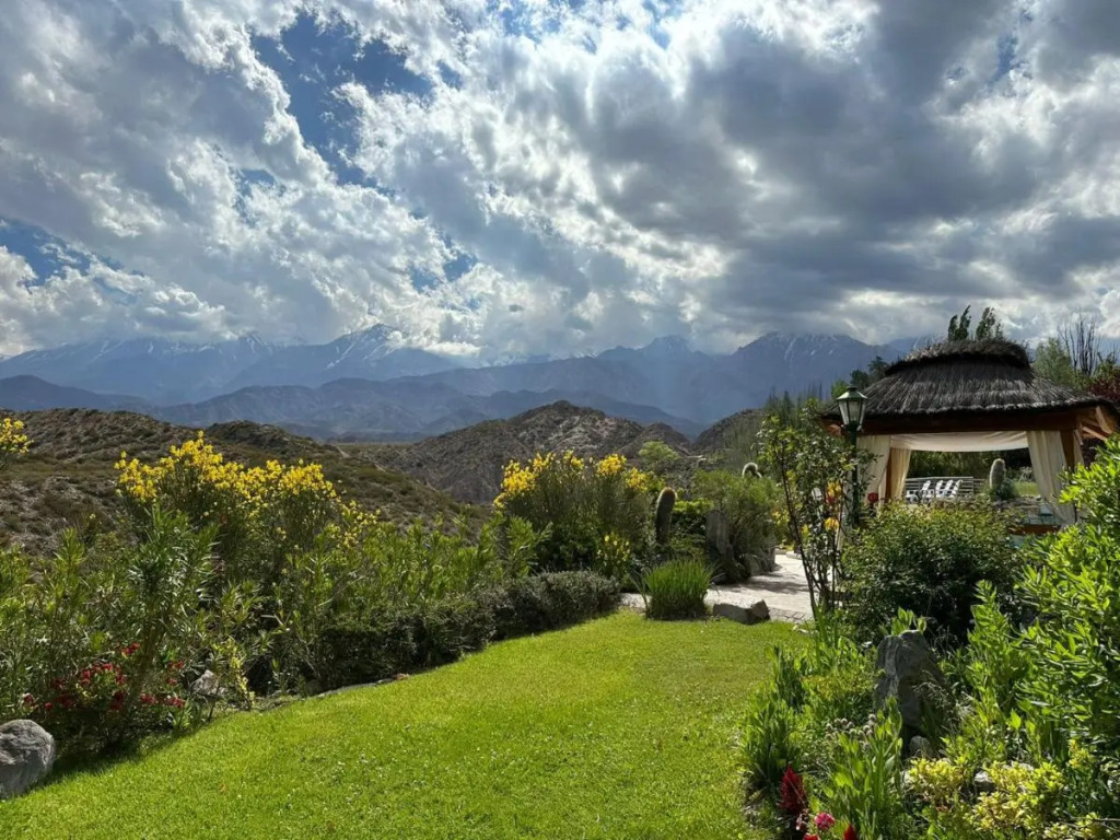 El Carmelo Mountain Lodge