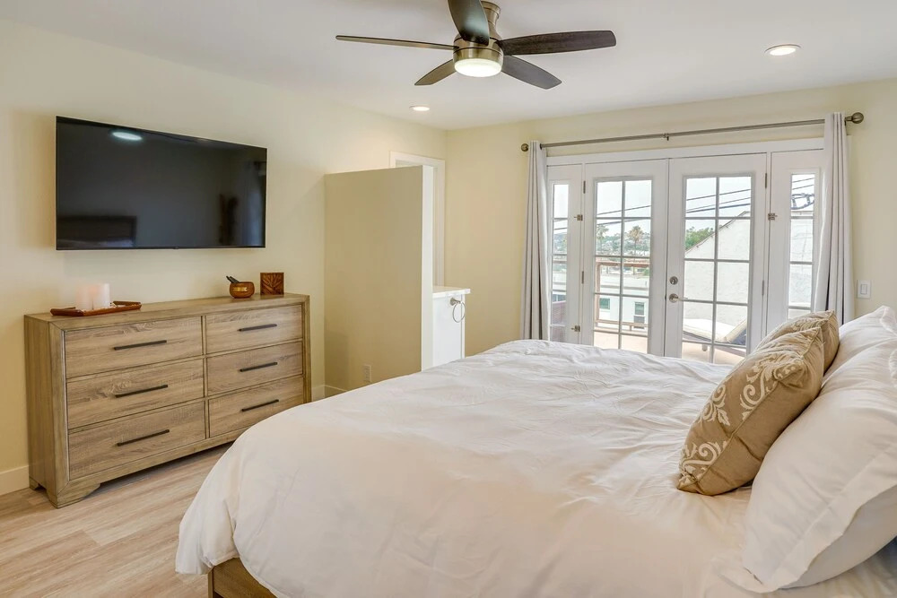 Ocean-view Oasis: Steps to Dana Point Beaches!