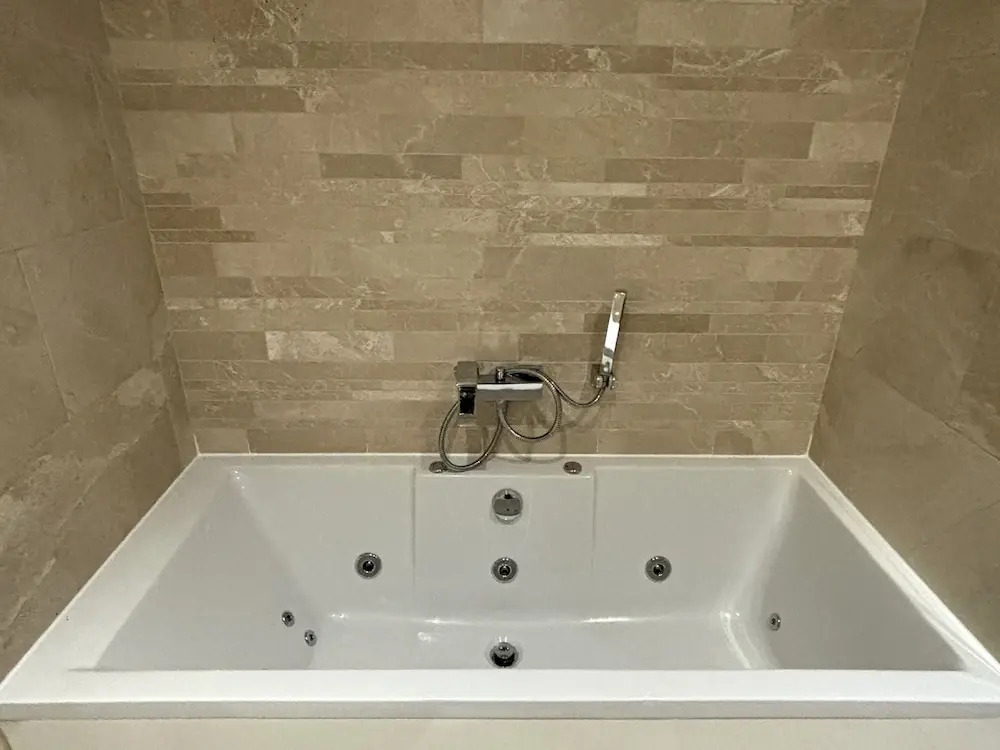 Large Home near city centre, UOB & QE hospital