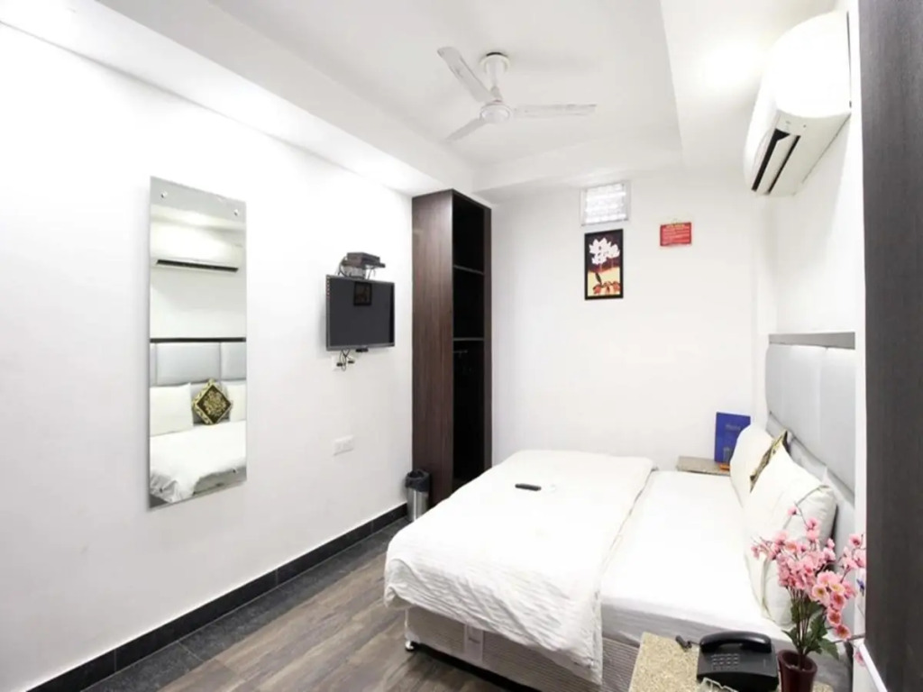 Hotel Shivans Near New Delhi Railway Station