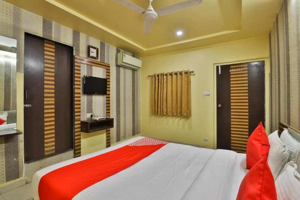 OYO 29992 Hotel Shreeji Palace
