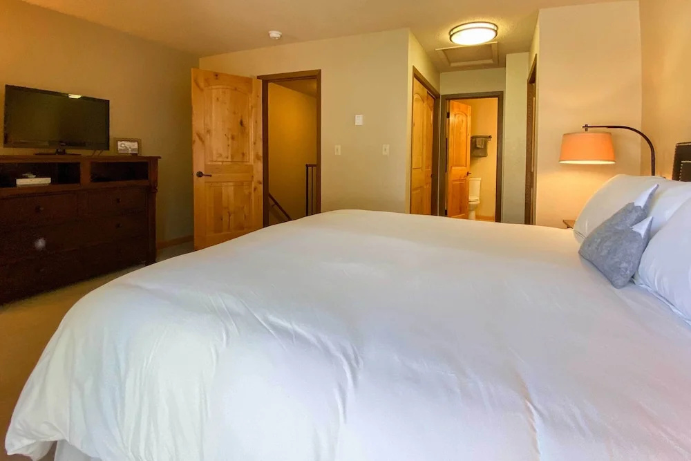 Park Place Deer Camp Condo: Ski-In, Walk To Main St, Lift