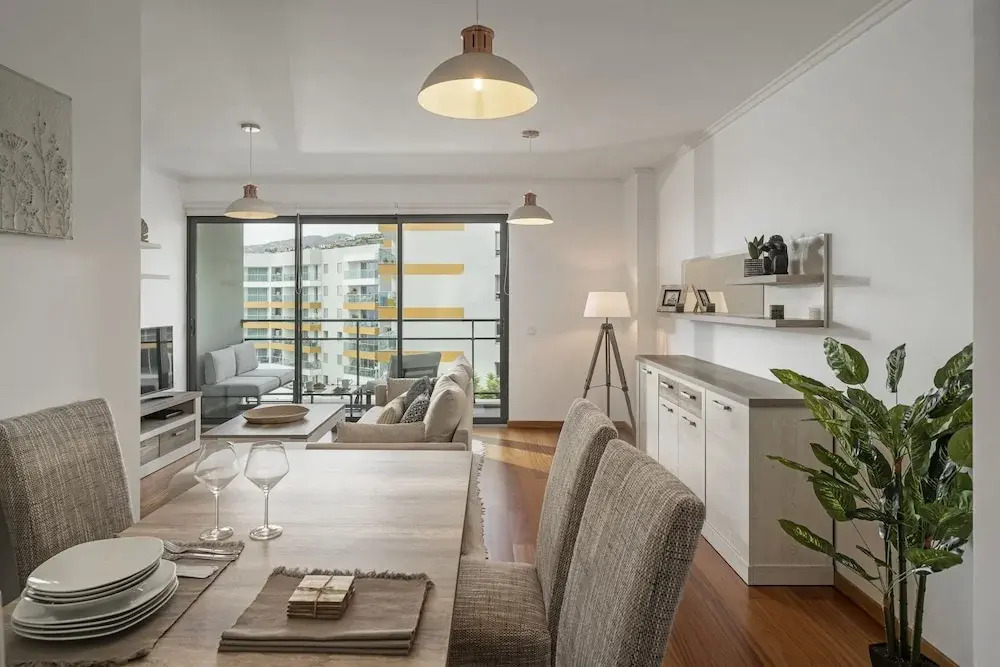 Apartment With Pool and Gym, Piornais Residence I