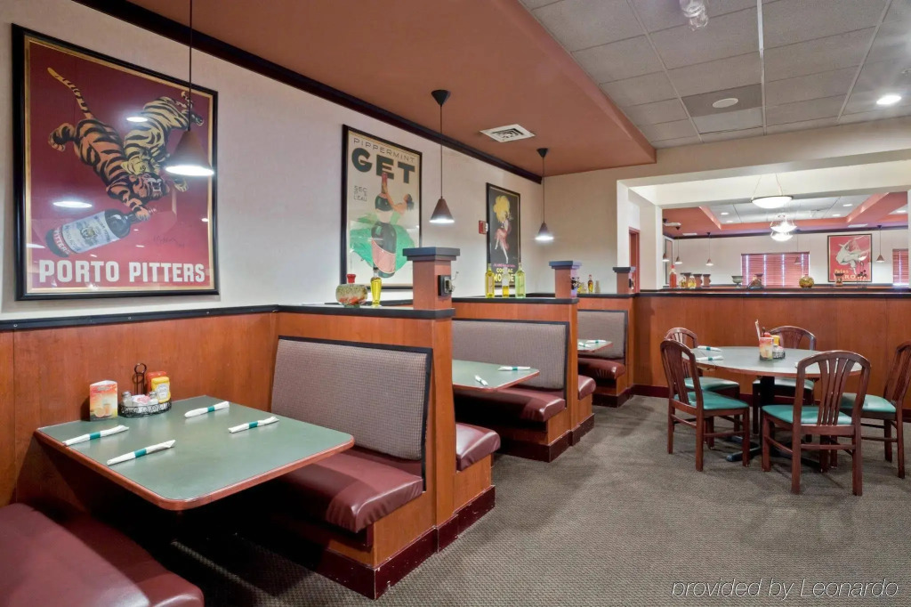 Holiday Inn Hotel & Suites Overland Park-West by IHG