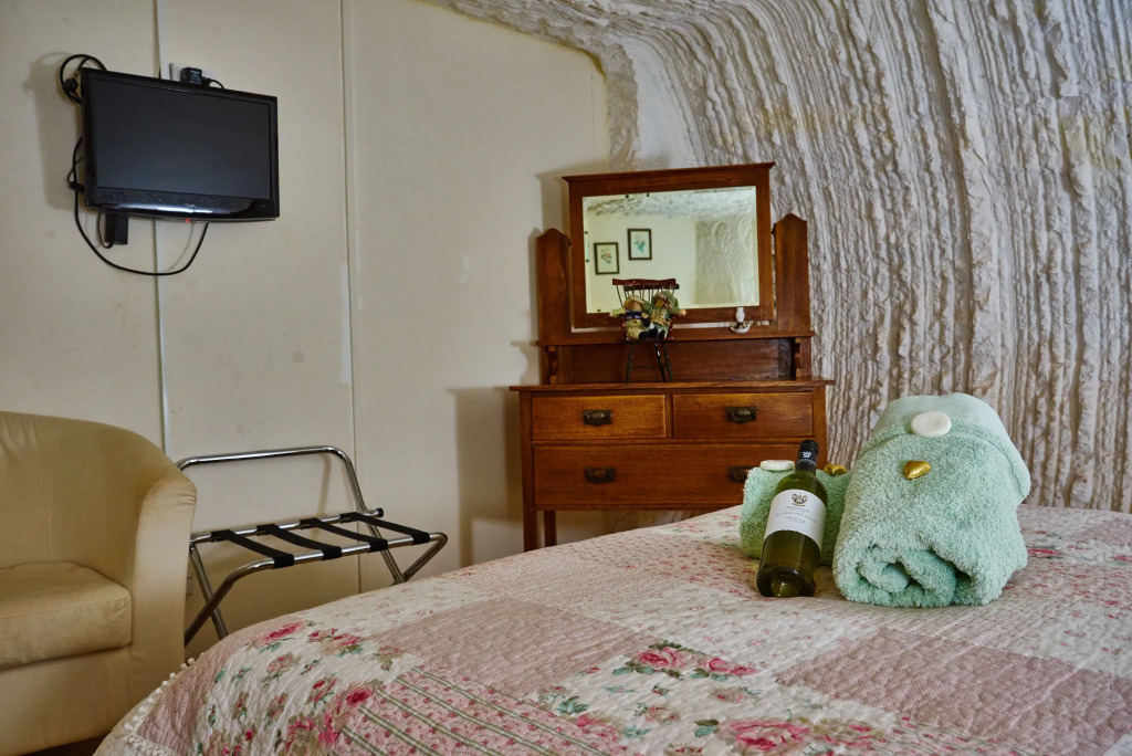 Underground Bed & Breakfast
