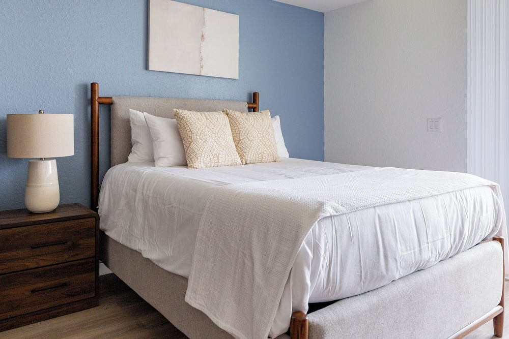 Landing Furnished Apartments near Golden Gate