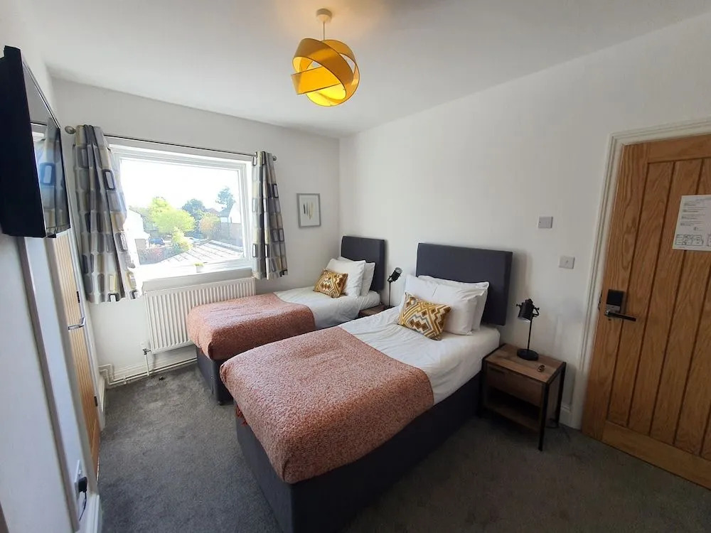 North Cambridge Guesthouse- Paymn Club