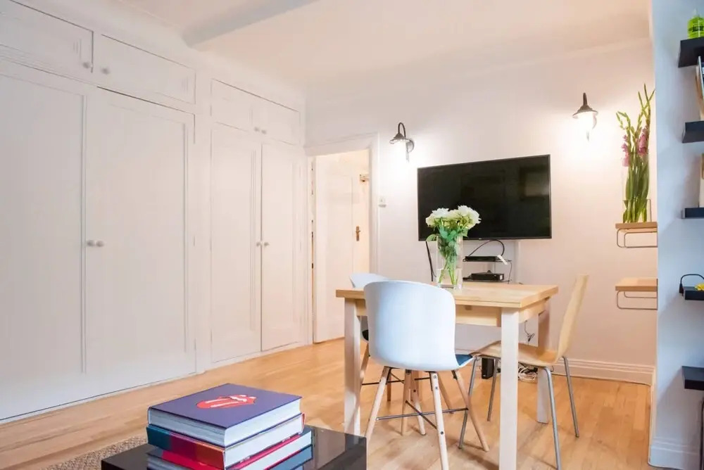 Studio in Fantastic Location