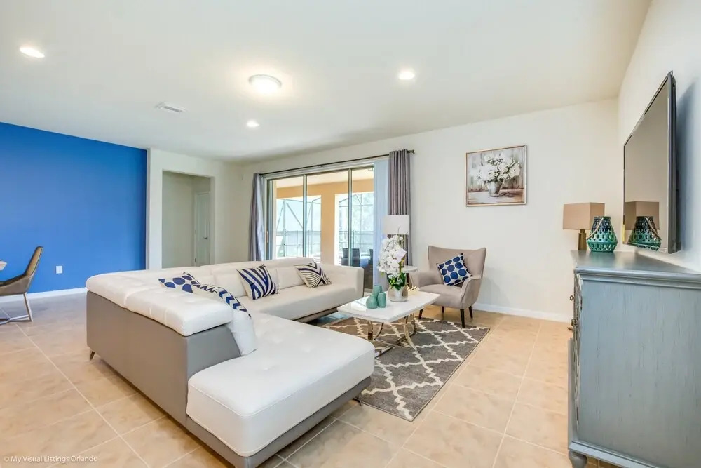 8875 Ultimate 8 Bedroom 6 Bathroom Windsor