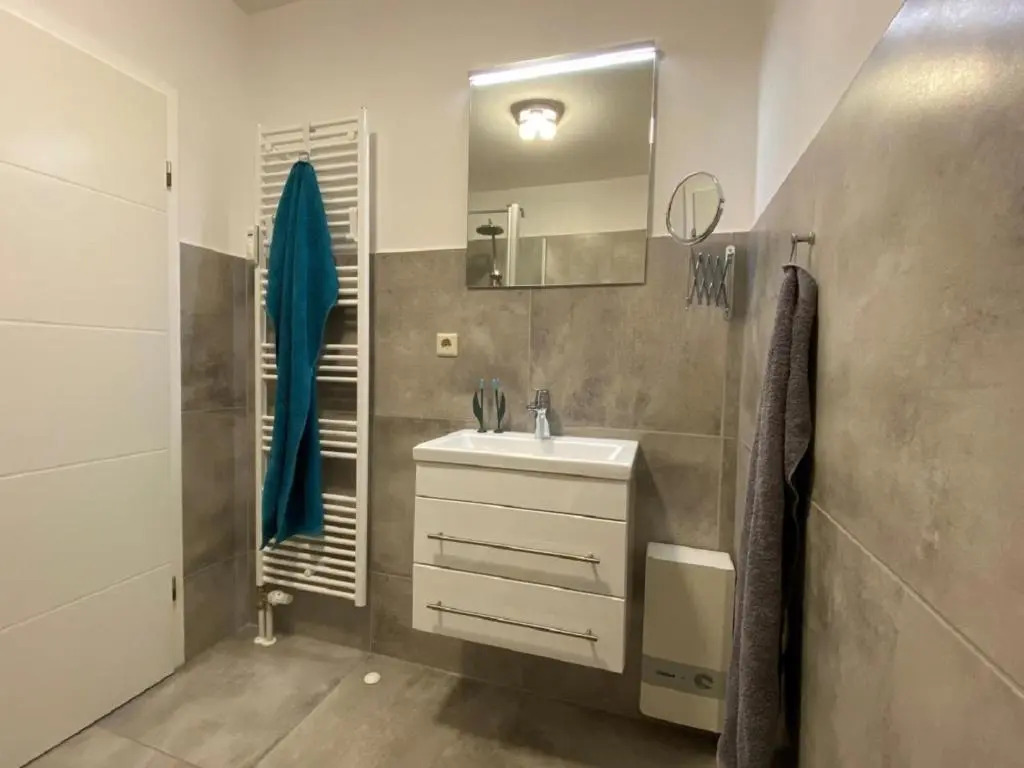 Oasis 10