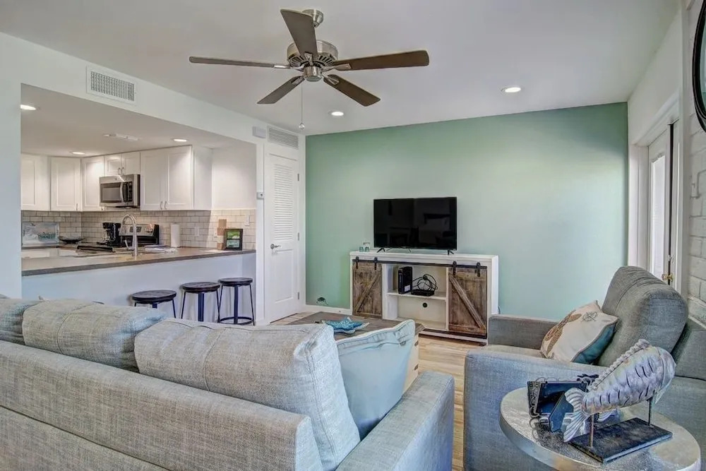 El Cortez Condominiums #105 2 Bedrooms 2 Bathrooms Condo