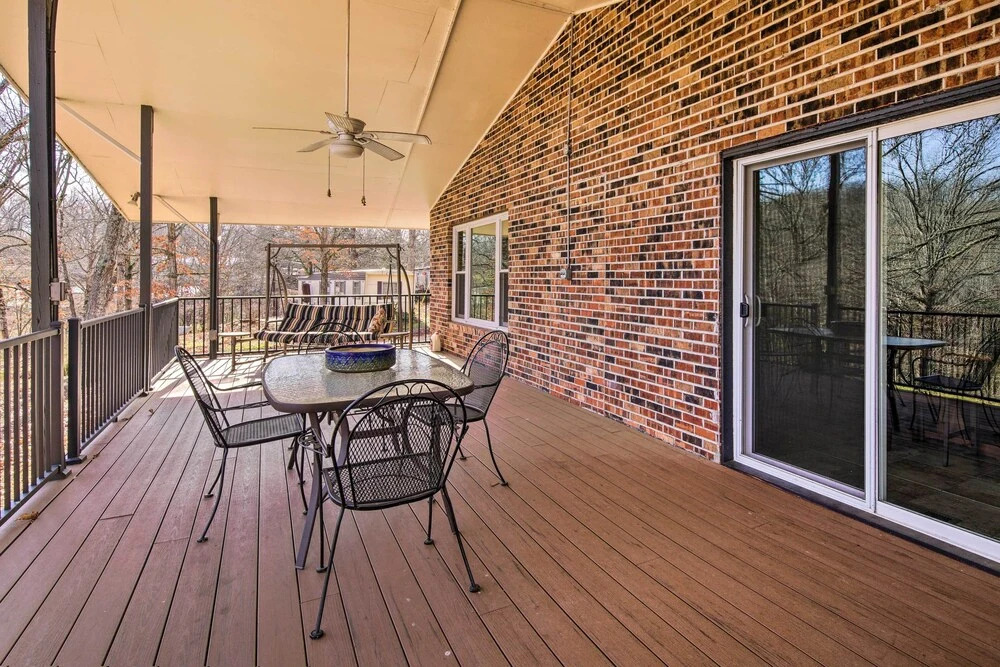 Lakeside Abode: 13 Mi to Silver Dollar City!