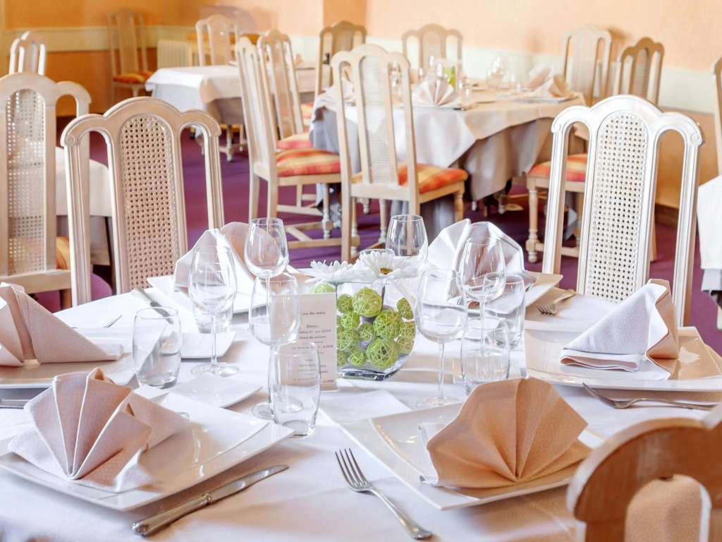 Logis Hôtel & Restaurant - Le Bretagne