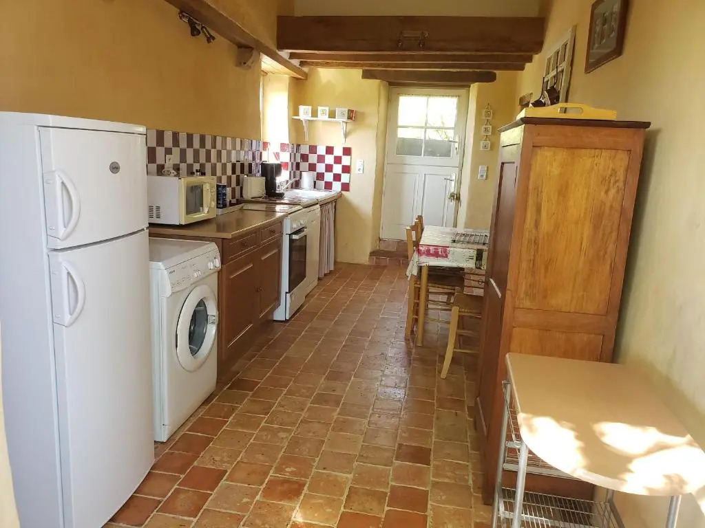 Charmante maison paysanne rénovée avec grand terrain, proche de la rivière et du village médiéval - FR-1-410-162