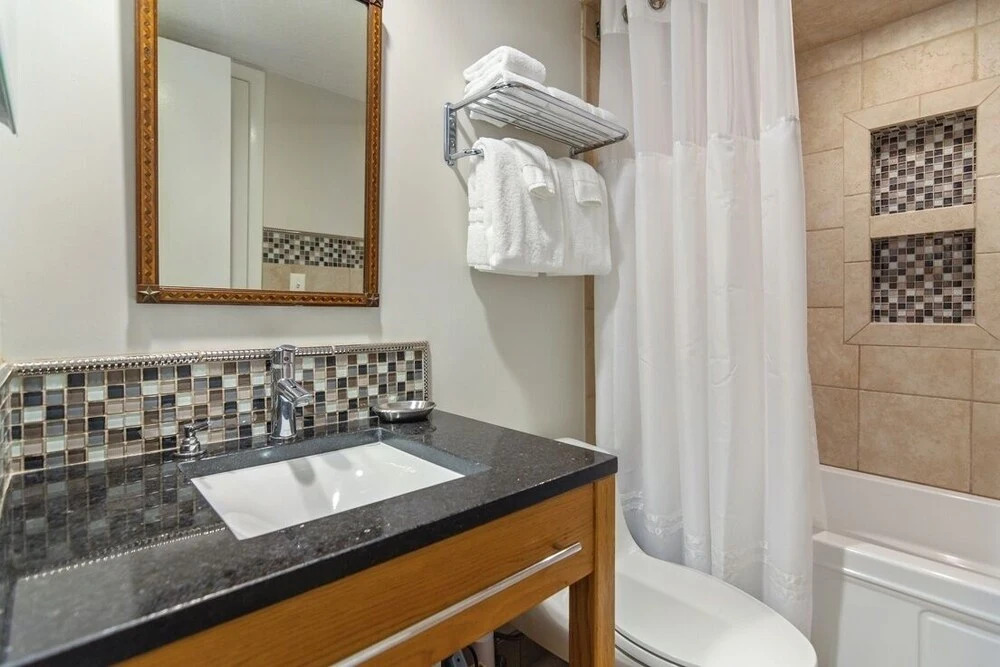 One Seagrove Place Unit 508 2 Bedroom Condo by Redawning
