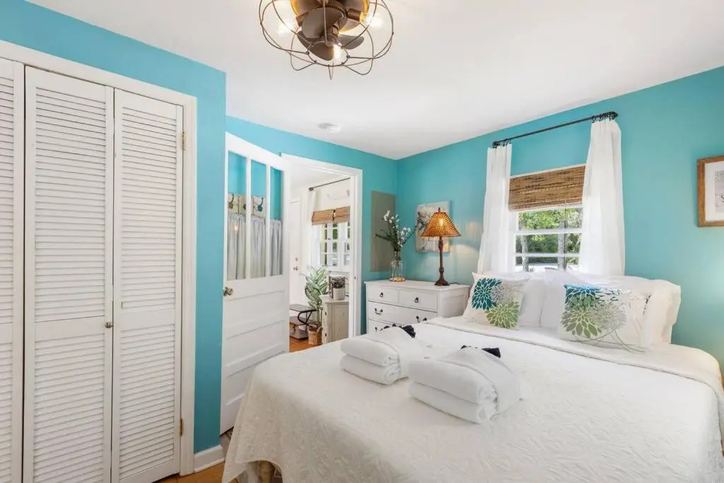 817 E Ashely Ave Pleasant Breeze