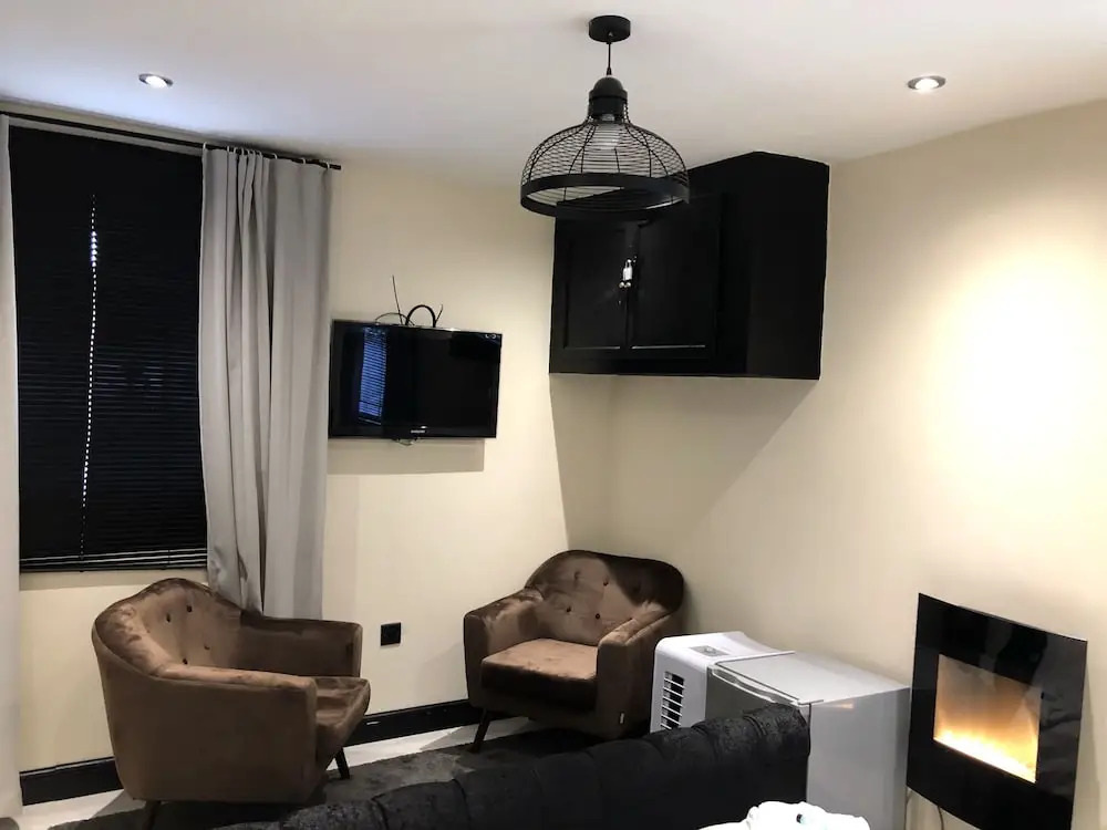 STIFFORD CLAYS FARM HOTEL