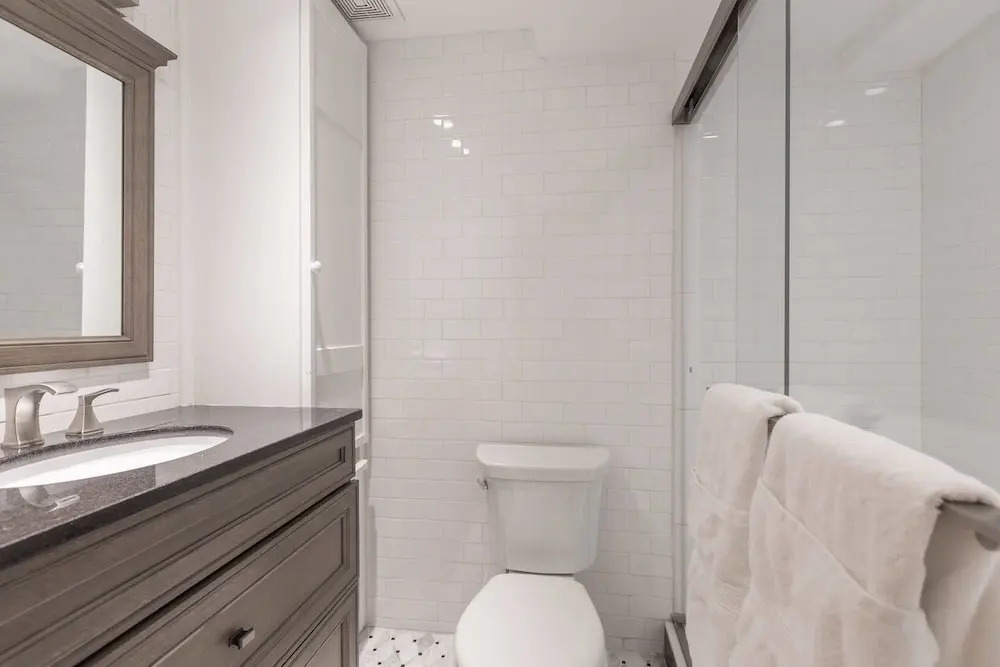 Modern 3 BR in Charles Street by Domio