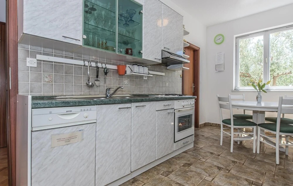 Stunning Home in Tribunj-sovlje With Wifi and 6 Bedrooms