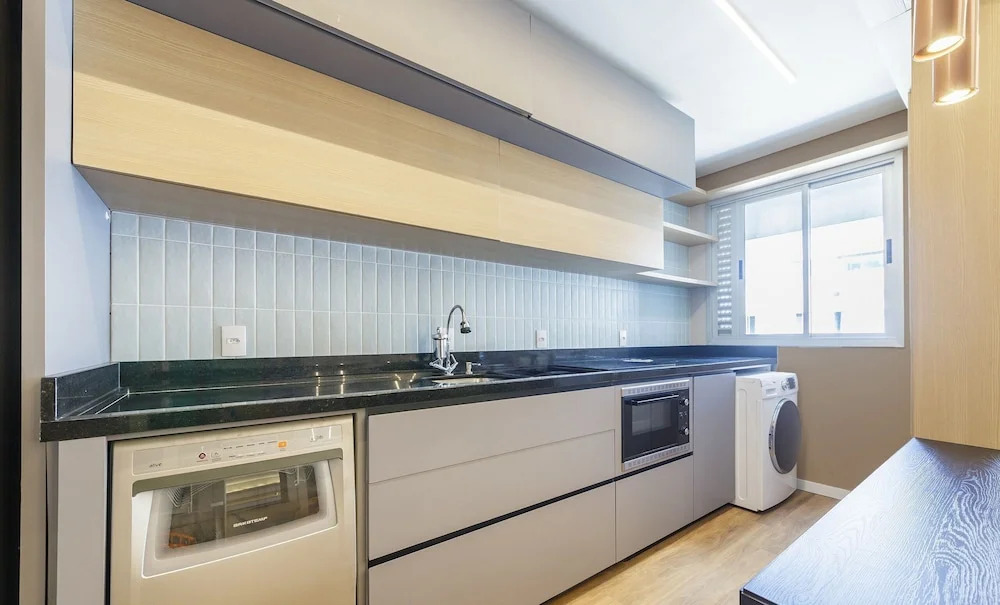 House w/ Gourmet Area, Just 10min From the sea OSH