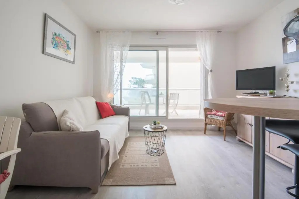 Studio vue mer, avec grande terrasse