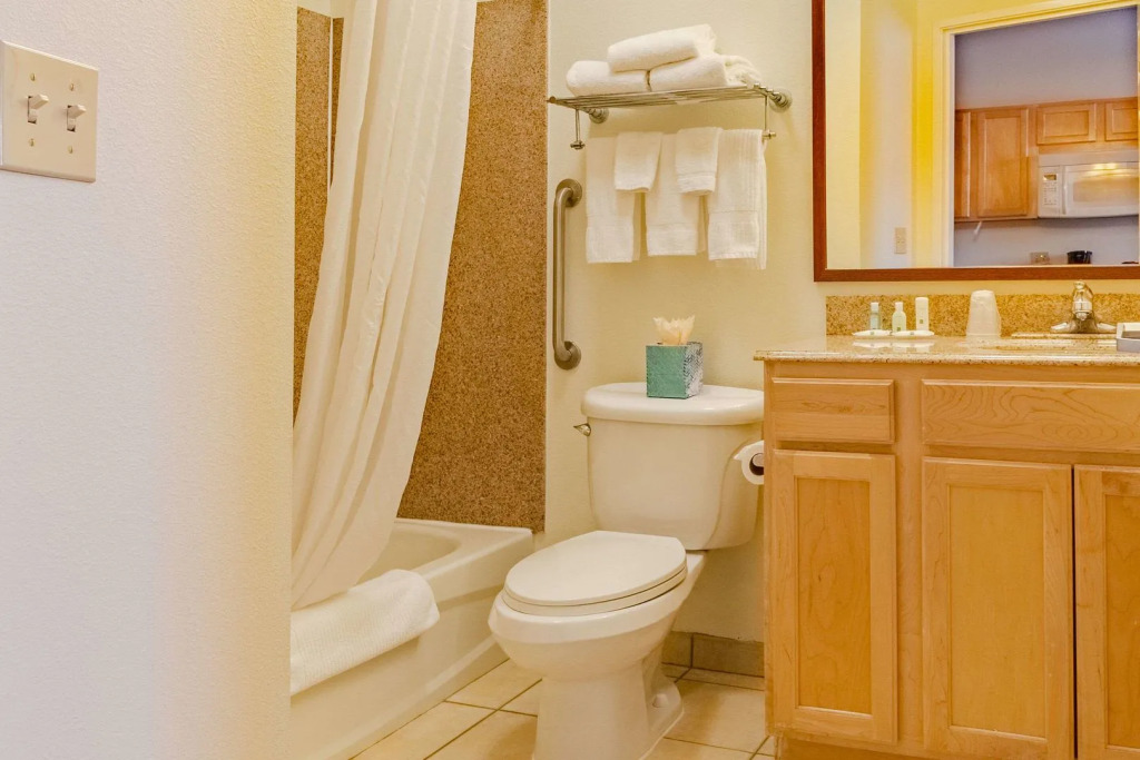 Holiday Inn Express & Suites Englewood - Denver South by IHG