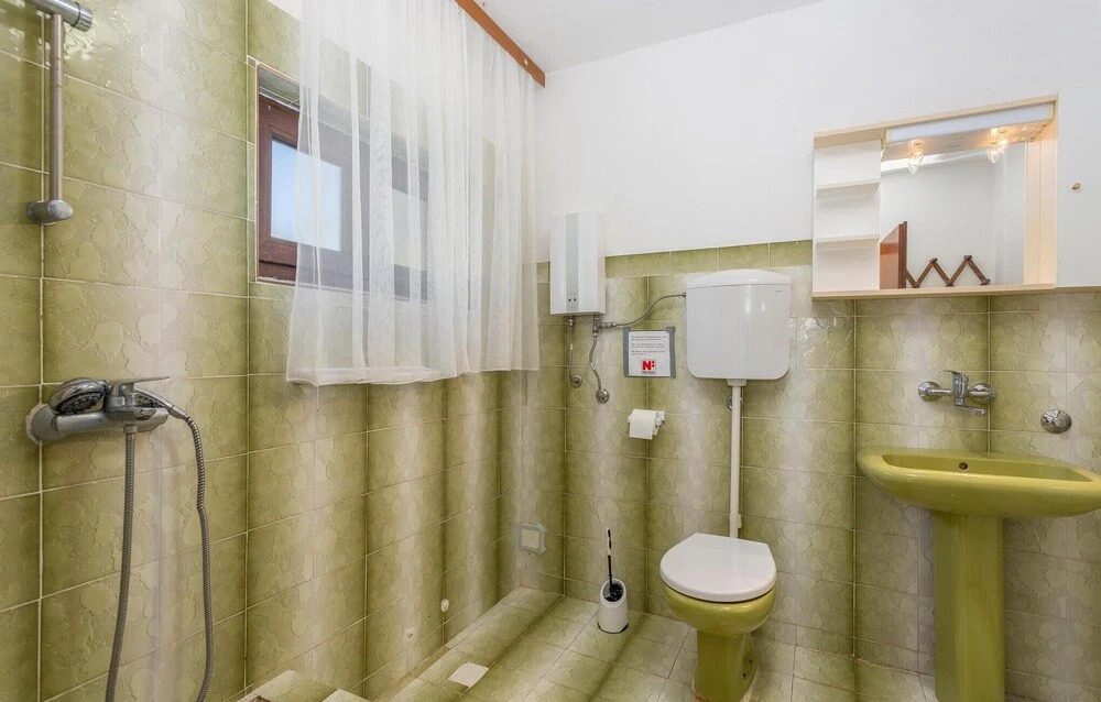 Stunning Home in Pinezici With Wifi and 3 Bedrooms