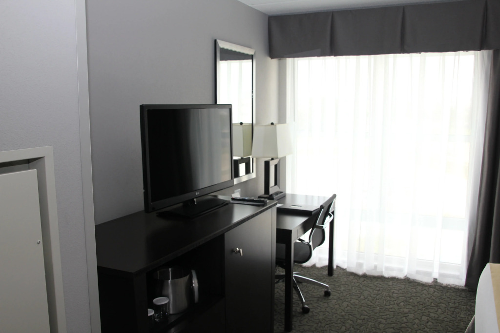Holiday Inn and Suites East Peoria by IHG