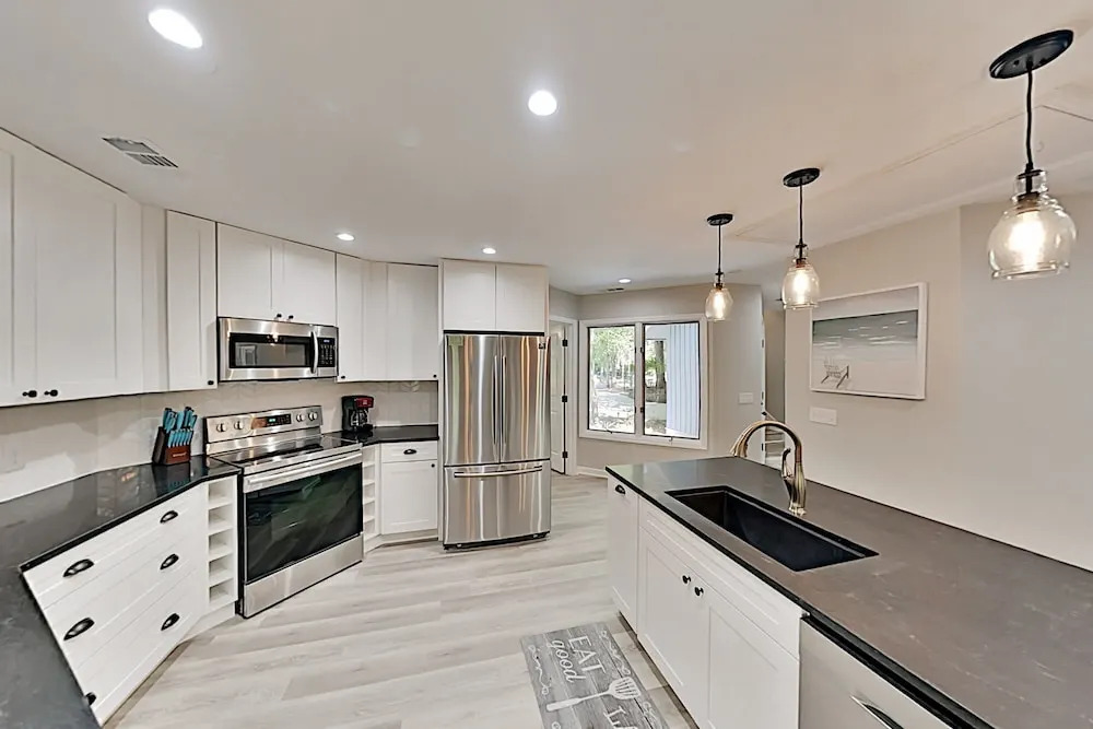 Modern Palmetto Dunes Estate - Steps to Beach! home