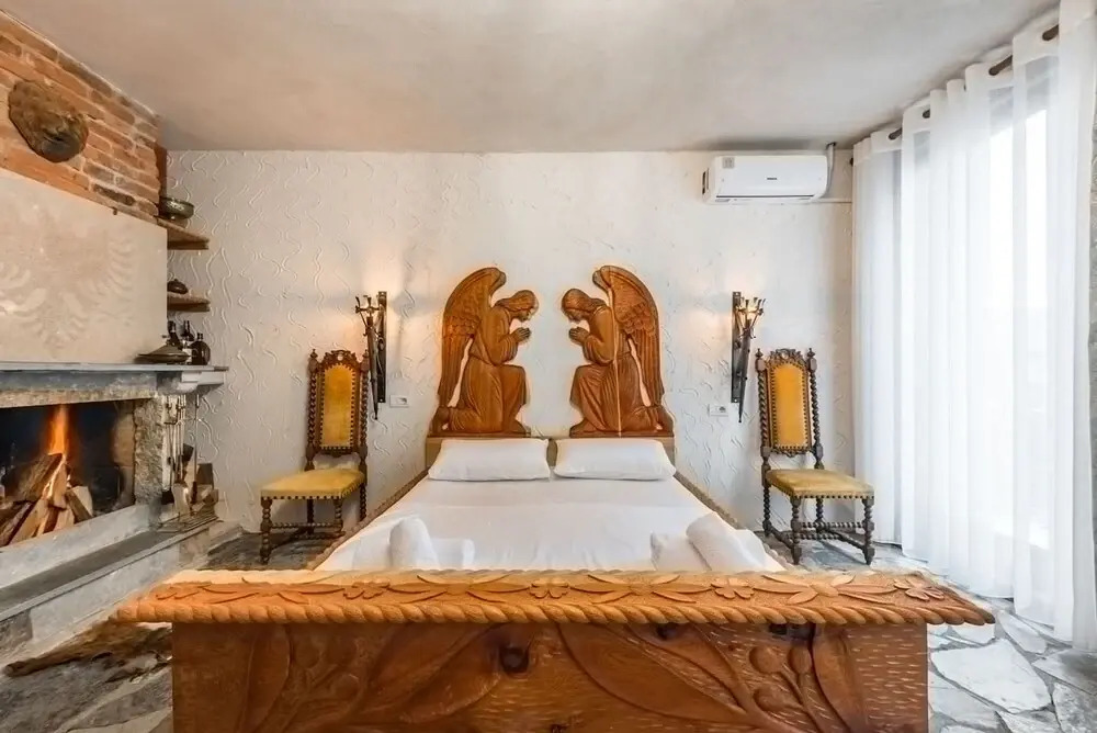 Kanuni - Authentic Albanian House