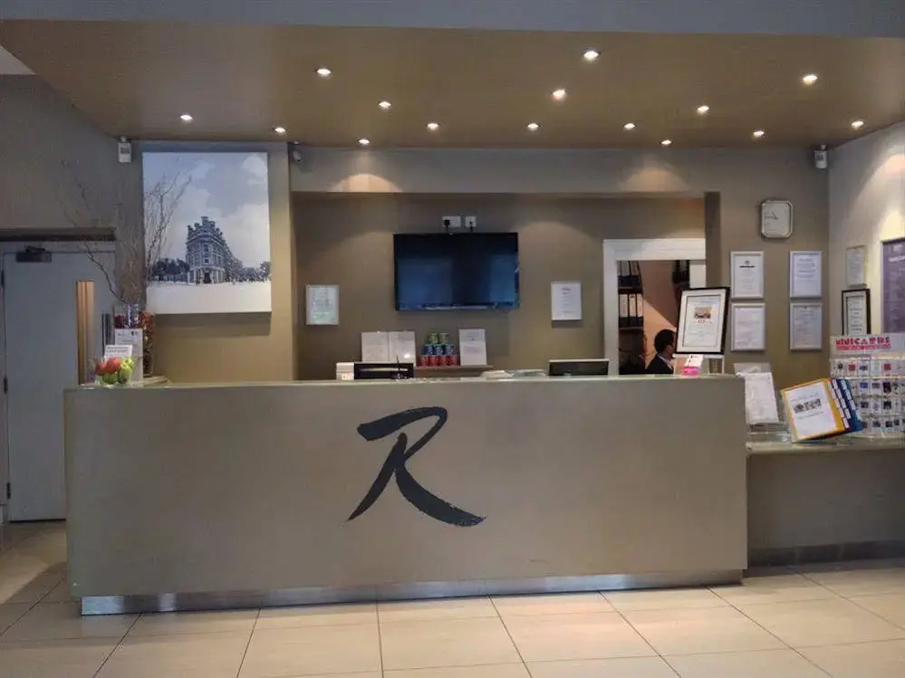 Raglan Hotel